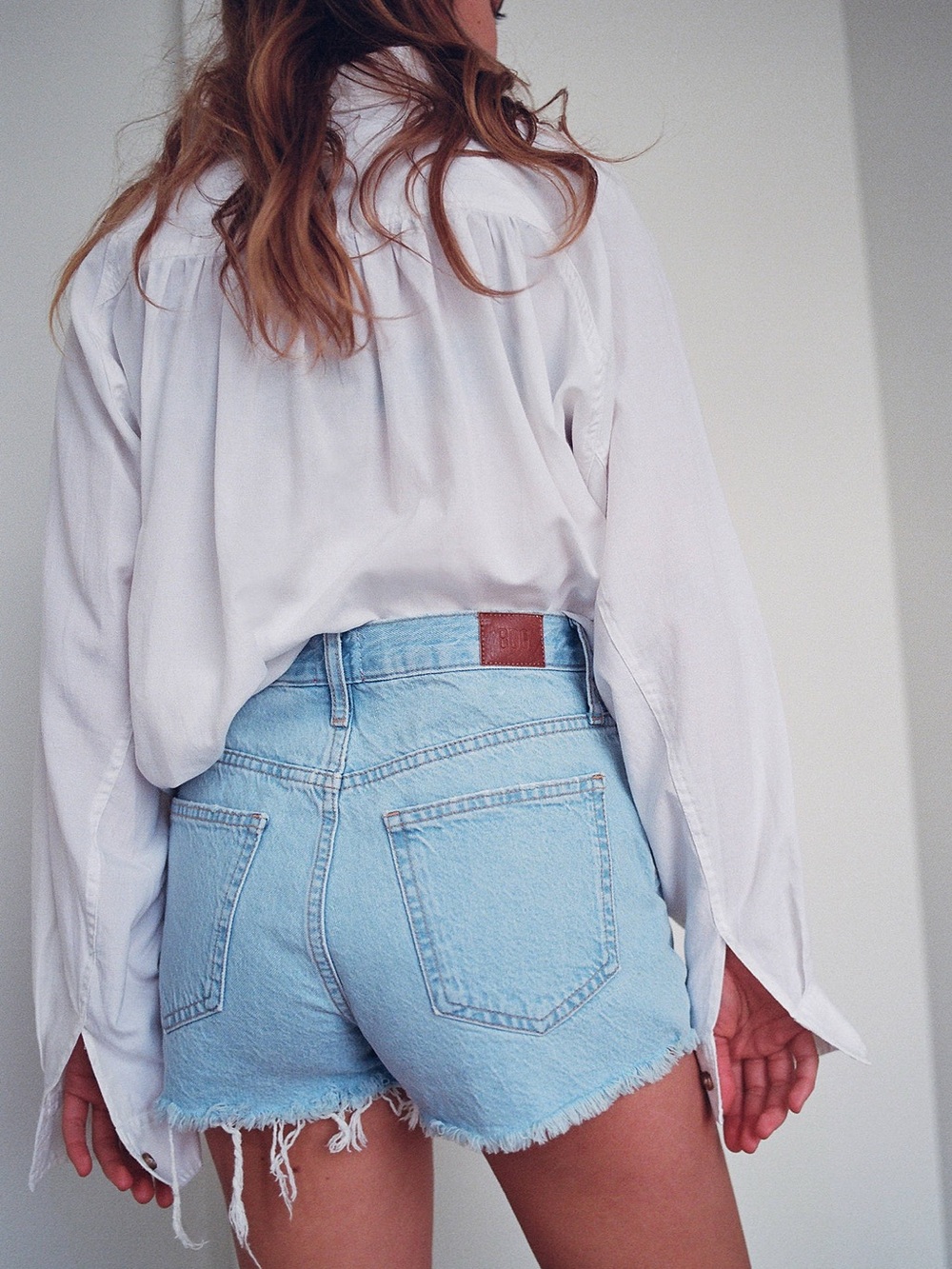 BDG Urban Outfitters High-Rise Girlfriend Distressed Denim Shorts Size 26